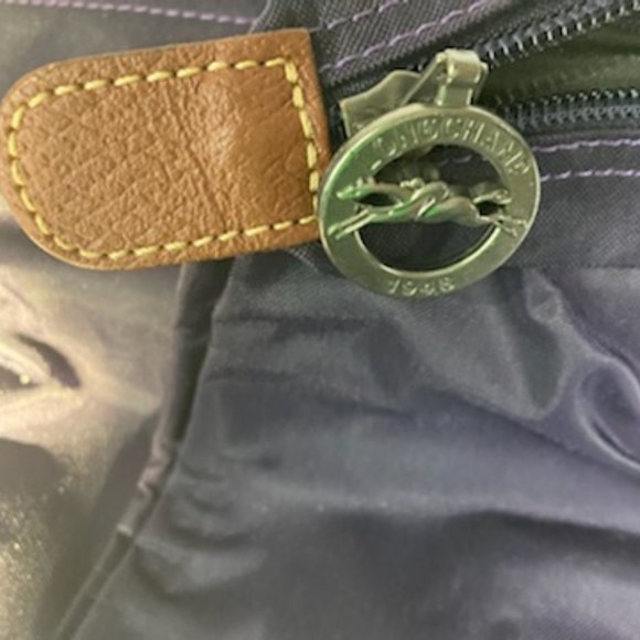 Longchamp Weekender - Picture 3 of 3